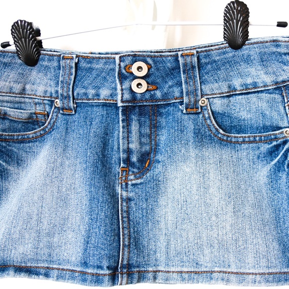 Vintage Denim Mid-wash Mini Skirt - Picture 4 of 5